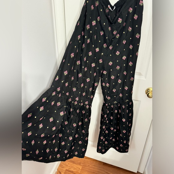 KHAADI Heavy Work Pakistani Gharara - Picture 6 of 11